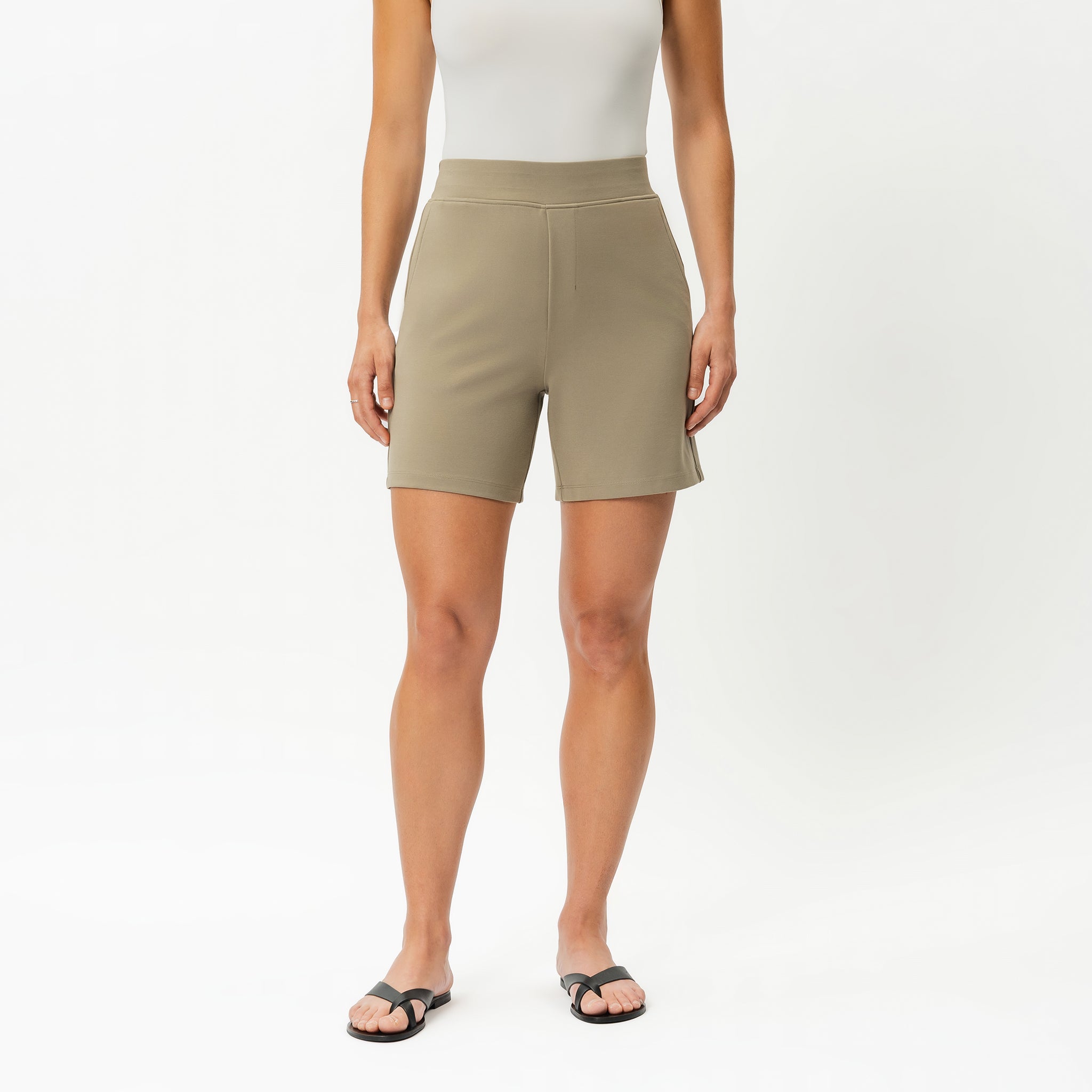 Light Ponte Shorts - Ninepine