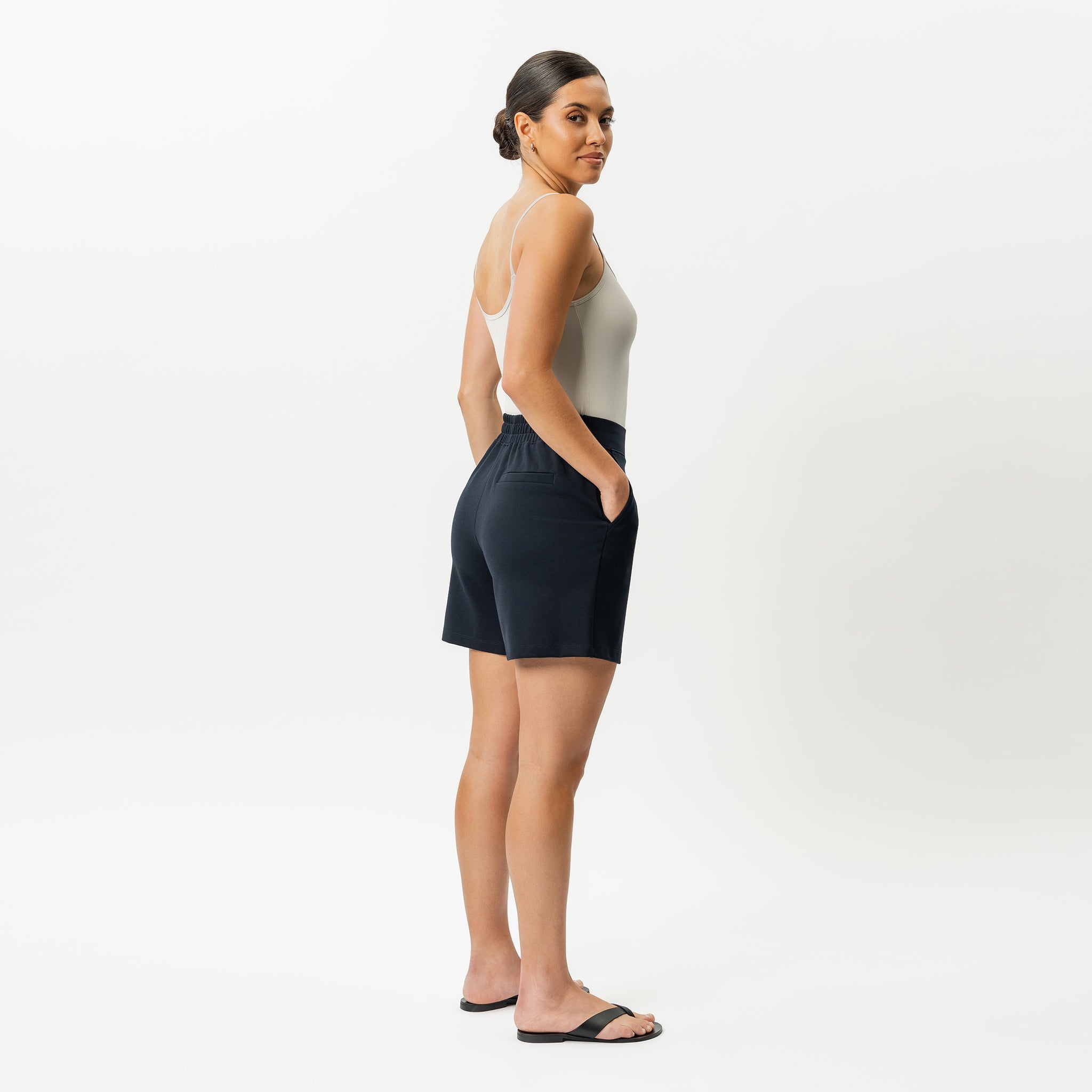 Light Ponte Shorts - Ninepine