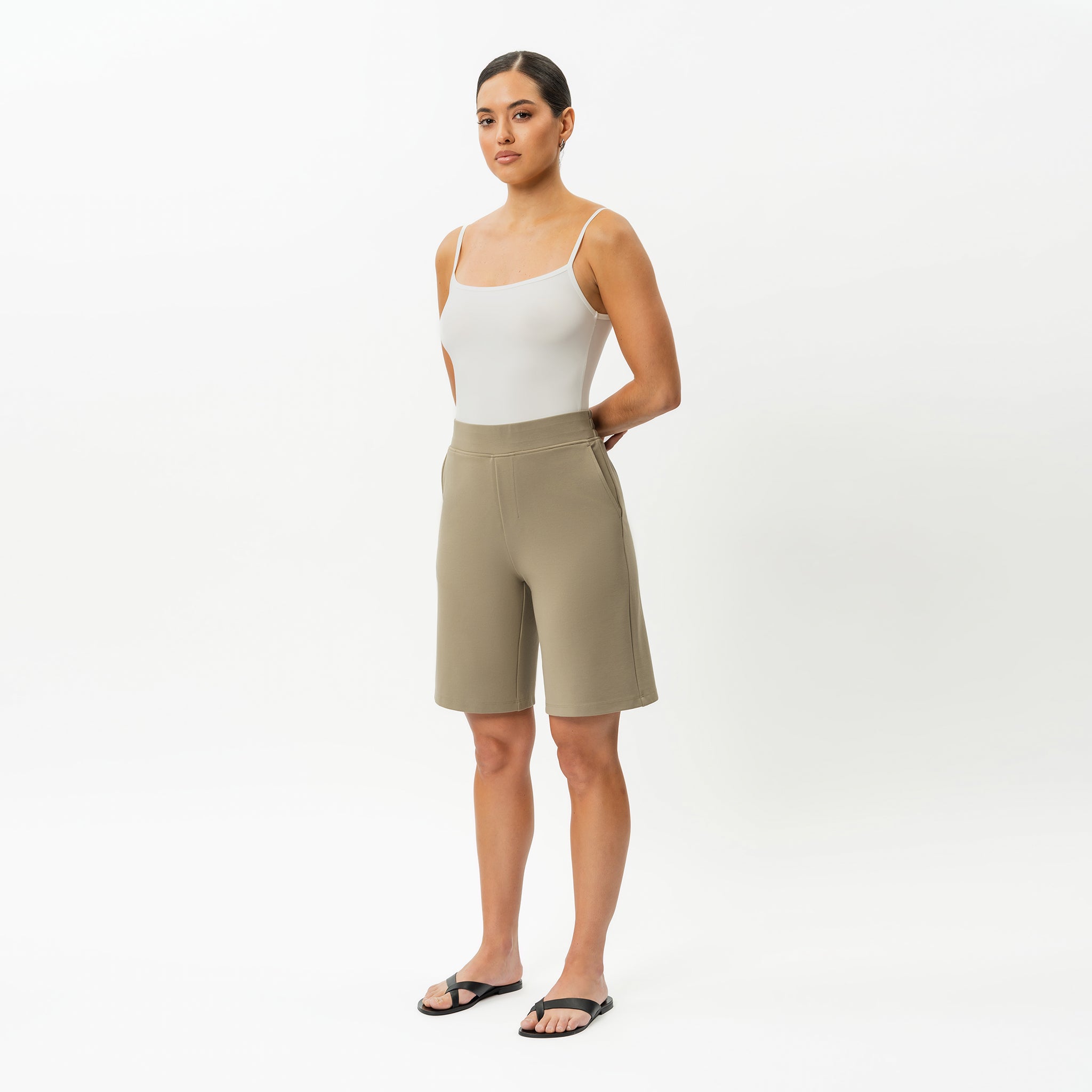 Light Ponte Shorts - Ninepine