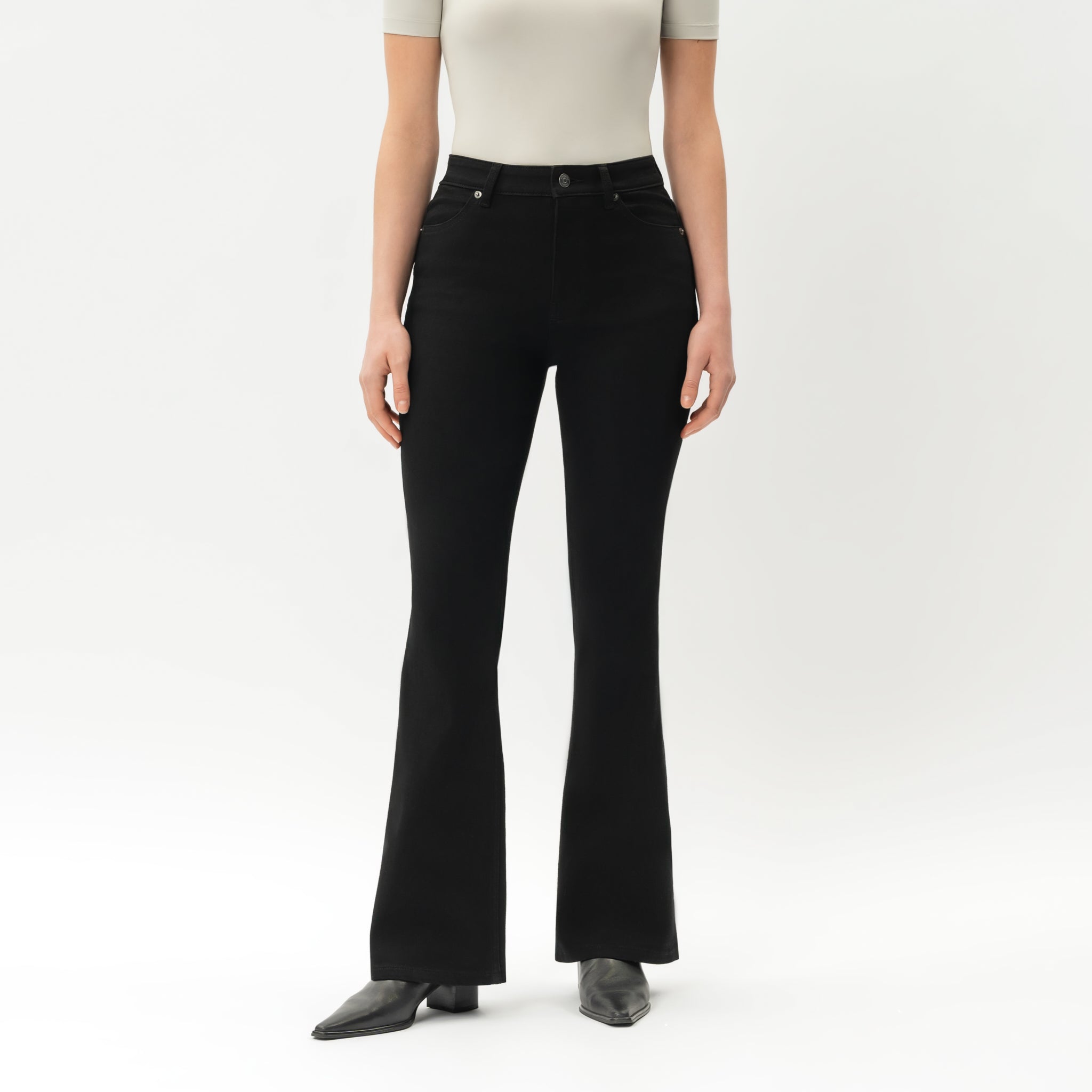 Bootcut ComfortDenim™ Jeans - Ninepine